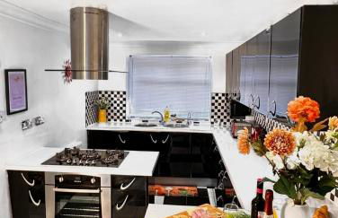 Charming 3-bedroom House with Garden in Portsmouth, Close Parking, Train Station & Gunwharf - Foto 21