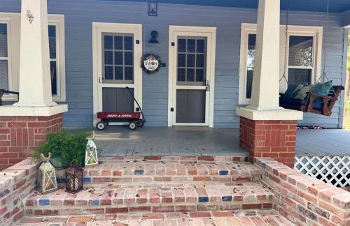 Country Retreat with ponds-views-porches & pups - Foto 53