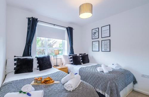 Stunning Riverside 3-Bed Home by 53 Degrees Property in Manchester with Garden & FREE Parking! - Foto 17