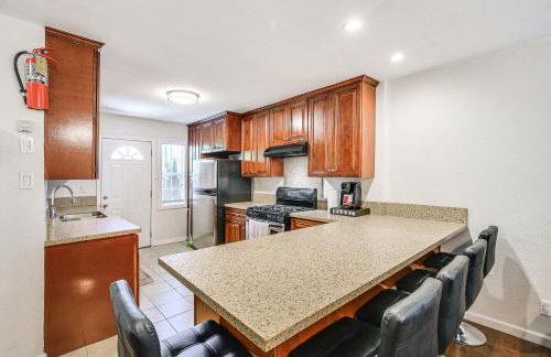 5 Mi to Coast Centrally Located Long Beach Home! - Photo 8