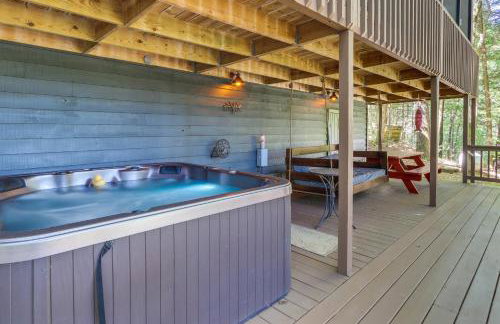 Luxe Fightingtown Creek Cabin 2 King Suites and Spa - Foto 25