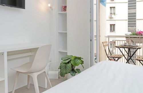 Brand New Modern Apt 2 Stops to Colosseum - Photo 32