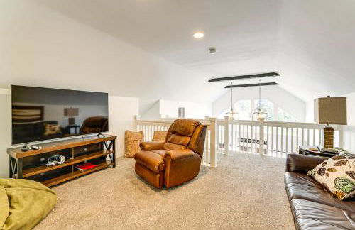 Sleek Getaway on Lake Wawasee with Private Dock! - Foto 25