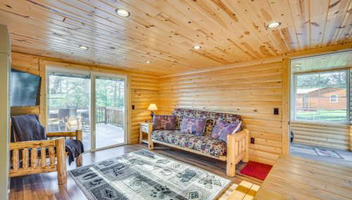 Lakefront Cabin with Dock, Fire Pits in Danbury! - Foto 4