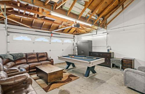 Fun Family Retreat Games, Massage Chair & Yard - Foto 14