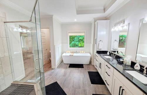 Magazine-Featured Mansion, Golf Green, Casino, etc - Foto 15