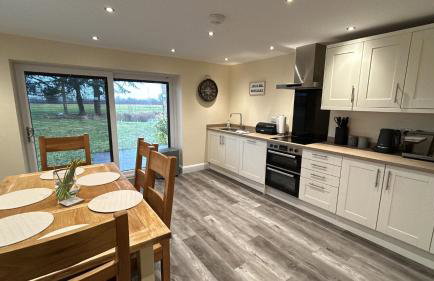 Four Bedroom House With Private Pool - Stunning countryside location with parking close to Chester City Centre - Photo 40