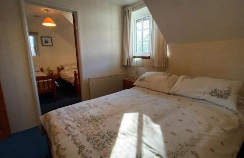 Rural Farm Stay with 6 cottages, 4 miles to Barnstaple, Pet friendly, Daily animal experiences, Outdoor heated pool, Games barn, Free fast WiFi, Free parking - Foto 17