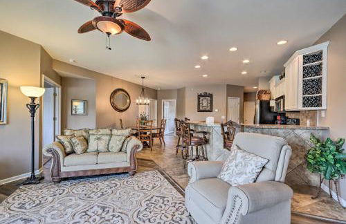 Lakefront Balcony and Pool Access Camdenton Condo - Foto 5