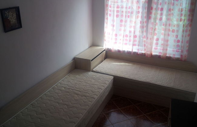 Varna Apartments - Photo 5