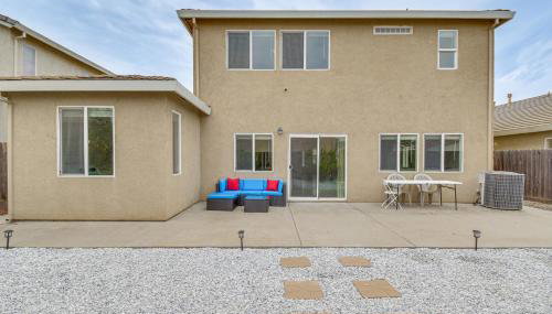 7 Mi to Lake Yosemite Family Home with Fenced Yard - Foto 2