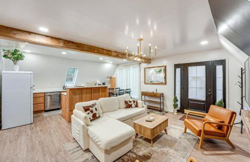 Walk to Fox Lake Pet-Friendly A-Frame with Fire Pit - Foto 5