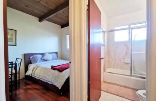 New 2BR Home w Parking Laundry in 580-80 - Foto 16