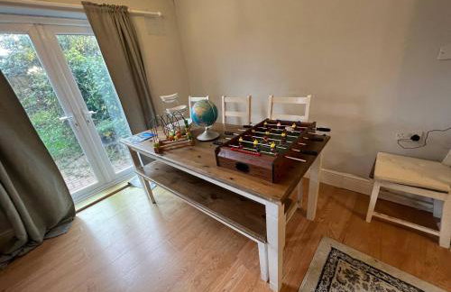 Cozy 2 Bedroom Home in Hucknall, Perfect for a Relaxing Getaway - Foto 2