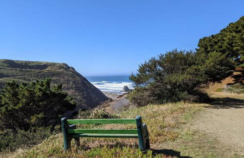 Dream Weaver House with Hot Tub and Ocean View! - Foto 36