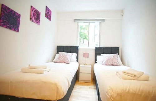 Superior Canary Wharf O2 Arena 2BR Apartment - Photo 13