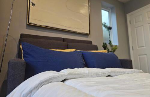 StayZen Apartments - Free Parking & Private Garden Ground Floor Central Woking - Business & Leisure - Photo 25