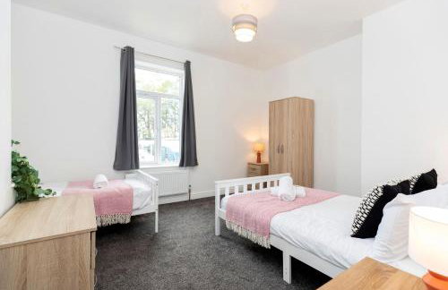 2-Bed House•Free Parking•WiFi•Long Stays Welcome - Foto 3