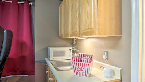 17-Seat Theater, Hot Tub and Game Room Ideal Home! - Foto 5