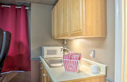 17-Seat Theater, Hot Tub and Game Room Ideal Home! - Foto 5