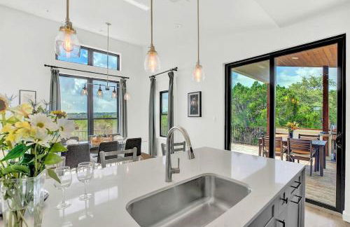 Luxury Lakeview Home w/ Pool & Beach Access! - Not Active - Foto 15