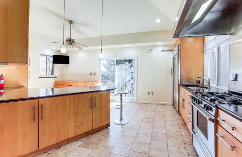 Spacious King of Prussia Home with 2 Game Rooms - Foto 13