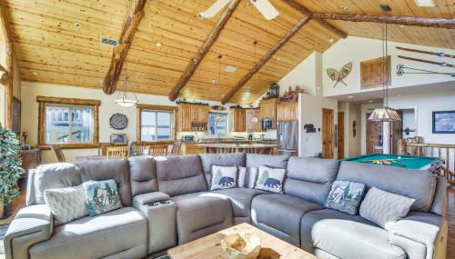 4 Mi to Snow Summit Cabin with Mtn Views and Decks - Foto 5