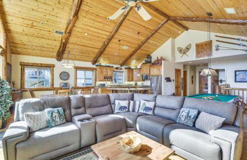 4 Mi to Snow Summit Cabin with Mtn Views and Decks - Foto 5