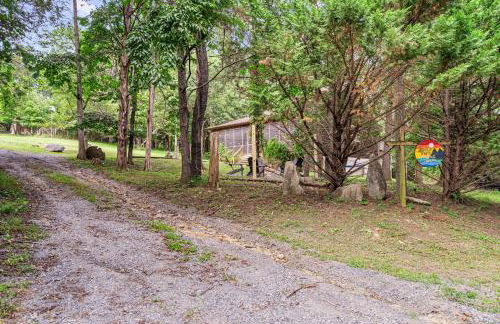 Screened Porch w Swing, Fire Pit, Grill & Deck - Photo 51