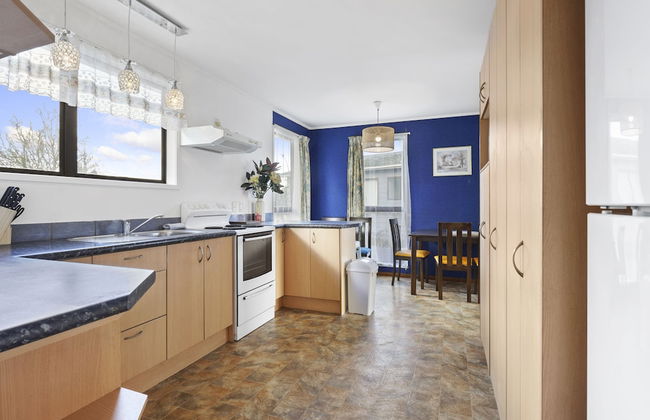 Family 3BR Home with Netflix&Fenced Yard - Foto 15