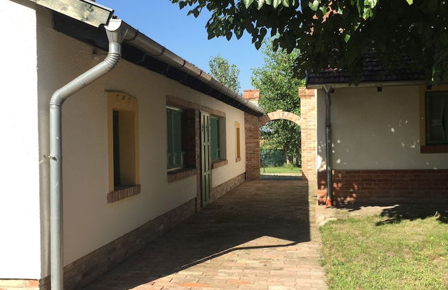 Farm house - Photo 1