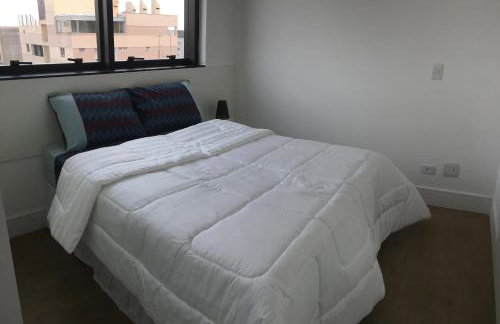 609-Apartamento Encantador, com 1 vaga de GARAGEM, Todo Mobiliado e Decorado, Edificio com Academia, Lavanderia, Excelente localização no Rebouças, Proximo ao Batel e Centro - Foto 15