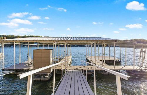 Grand Getaway with Private Dock near Coconuts - Foto 6