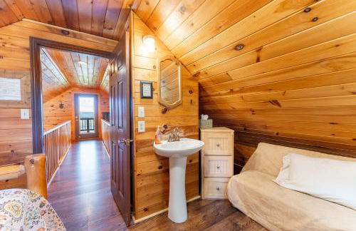 Hoot Owl with a private hot tub - Foto 16