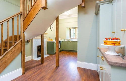 Manor Estate - Two Accommodation Wings - Sleeps 14 - Foto 68