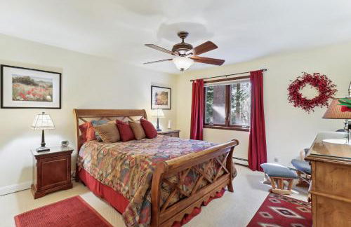 Lake Tahoe Family Home with Hot Tub and Game Room! - Foto 30