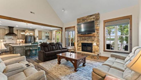 Spacious Waterfront Home on Lake Norman with Firepit Views and Dock Access - Foto 5, Other