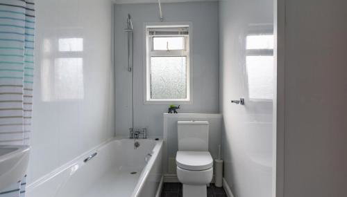 Chestnut House - Sleeps 4 - Pet friendly - Parking - Foto 3