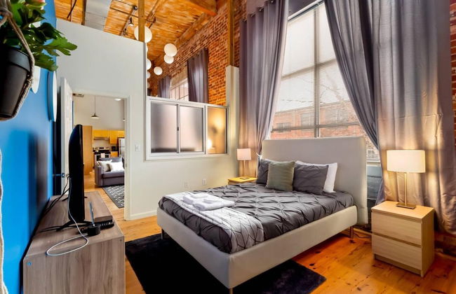 Historic Brick 2 Bedroom Getaway, Wifi - Foto 2