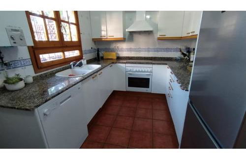 Casa pareada con piscina en la Costa Dorada - Foto 8