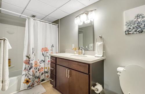 HUGE 2BR Apt Next to Wells Fargo -FREEParking! - Foto 6