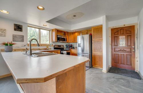 Mtn-View Getaway with Spacious Deck in Republic! - Photo 8