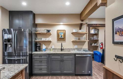 3BD with Hot Tub Two Minutes from King Beach - Foto 12