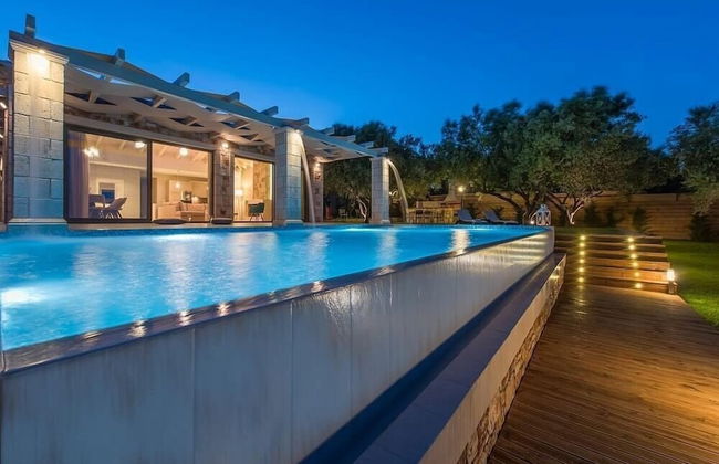 Avra Luxury Villa - Photo 26