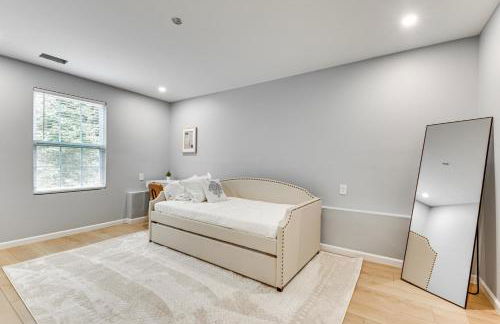 Game Room and Peaceful Deck Dacula Family Home - Foto 28