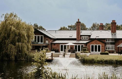 Fernside house and barns - Photo 13