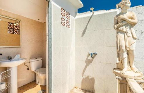 5 Bedroom Stunning Home In Roda De Berà - Foto 24