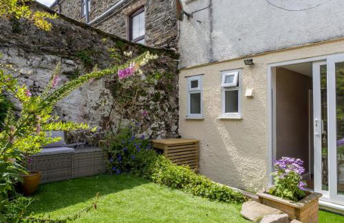 Pass the Keys Bright Town-Centre Flat with Outdoor Area - Foto 19