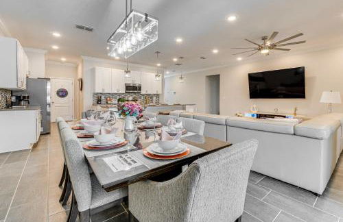 Relax, Play, Swim Luxe Haines City Home with Lanai! - Foto 6