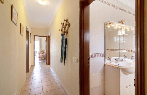 Yara Beach Apartments with Terrace - Foto 17